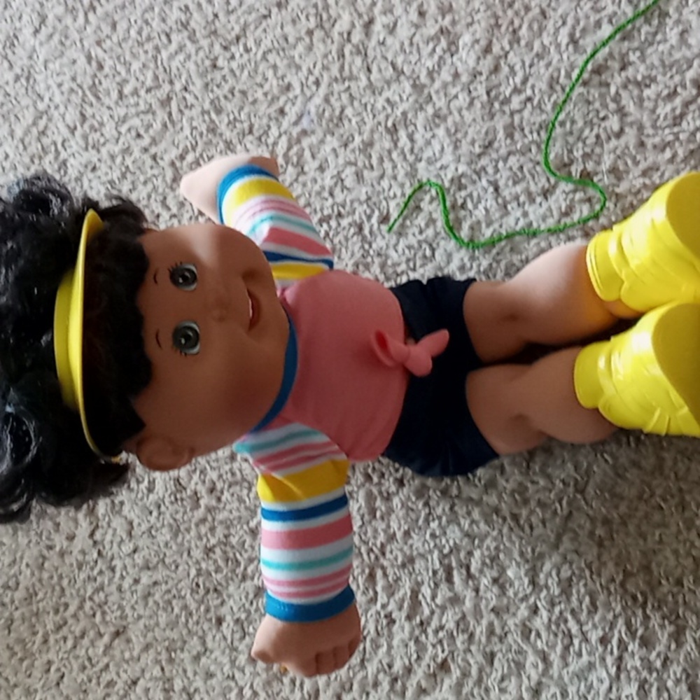 2015 cabbage patch kid kept in display cabinet very clean